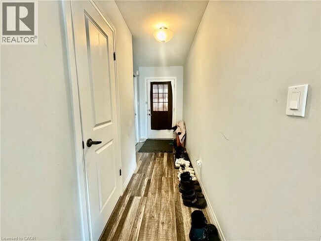 5 Sparrow Ave in Cambridge, ON - Building Photo - Building Photo