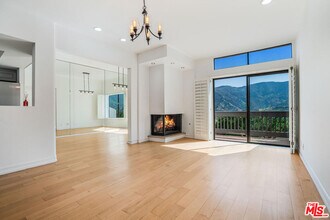 1694 Michael Ln in Los Angeles, CA - Building Photo - Building Photo