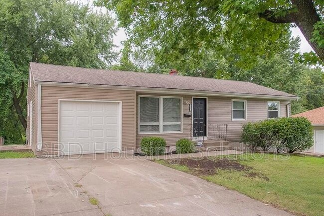 property at 11225 E 32nd Terrace S