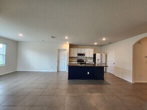 2448 Knight Island Dr in Brandon, FL - Building Photo - Building Photo