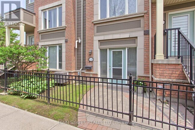 15949 Bayview Ave in Aurora, ON - Building Photo - Building Photo