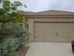 222 Stacy Ln in Canyon Lake, TX - Building Photo - Building Photo