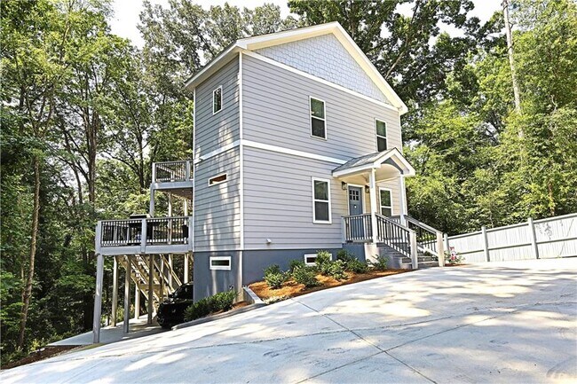 2125 Clay Rd SW