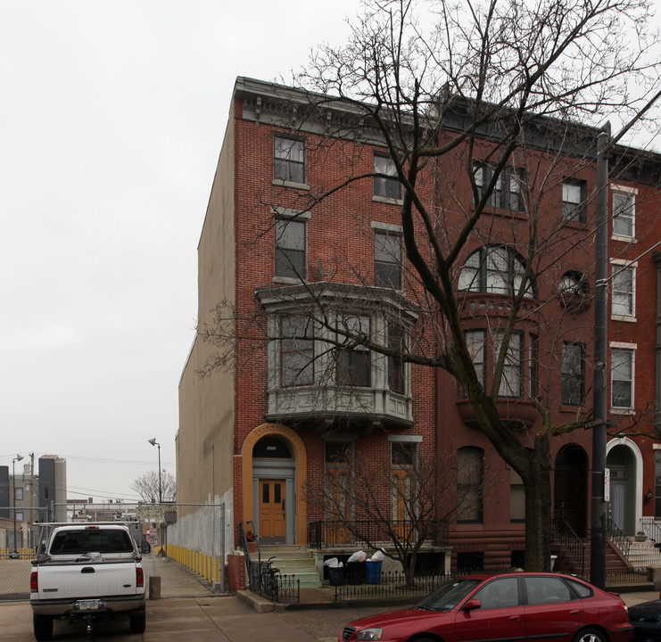 1311 S Broad St in Philadelphia, PA - Building Photo