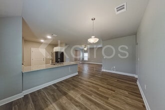 1534 Cannes Ave in Zachary, LA - Foto de edificio - Building Photo