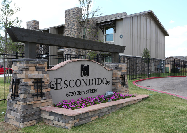 Escondido Apartments in Lubbock, TX - Building Photo - Building Photo