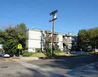 Laurelwood Apartments in North Hollywood, CA - Building Photo - Building Photo