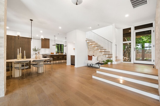 803 Herndon Ln in Austin, TX - Building Photo - Building Photo