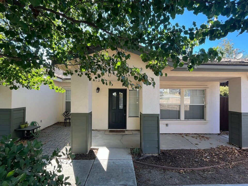 1217 Echo Ct in Paso Robles, CA - Foto de edificio