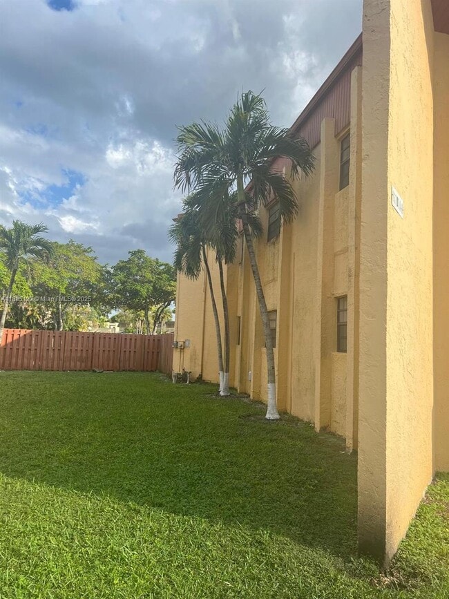 13701 SW 84th St in Miami, FL - Building Photo - Building Photo