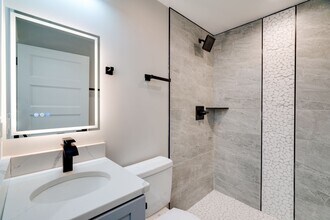 2213 Waterloo St in Philadelphia, PA - Building Photo - Building Photo