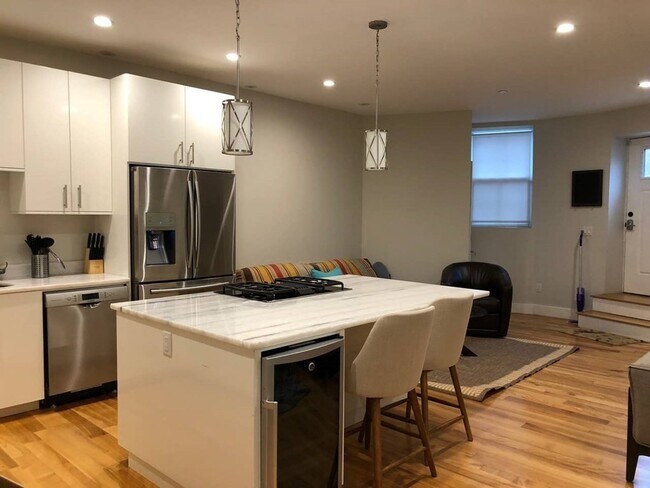 666 Massachusetts Ave, Unit 1 in Boston, MA - Building Photo - Building Photo