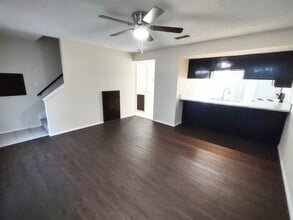 1225 Dallas Dr in Denton, TX - Building Photo - Building Photo