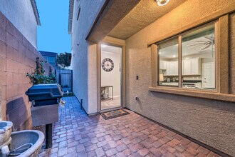 993 River Garden Ct in Henderson, NV - Foto de edificio - Building Photo