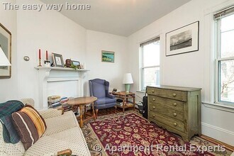 137 Columbia St in Cambridge, MA - Foto de edificio - Building Photo