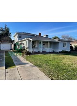 429 Linda Ave in Ripon, CA - Building Photo - Building Photo