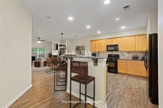 3300 Suttles Dr SW in Atlanta, GA - Building Photo - Building Photo