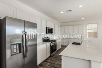 10115 E Ulysses Ave in Mesa, AZ - Building Photo - Building Photo