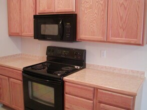 312 G St SW #A in Tumwater, WA - Building Photo - Building Photo