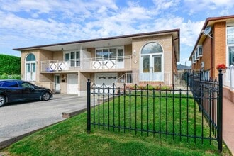 66 English St in Brampton, ON - Building Photo - Building Photo