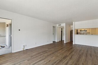 4859 Cedar Springs Rd in Dallas, TX - Building Photo - Building Photo