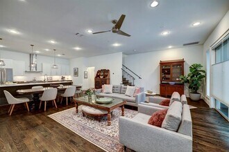 2007 Brun St in Houston, TX - Building Photo - Building Photo