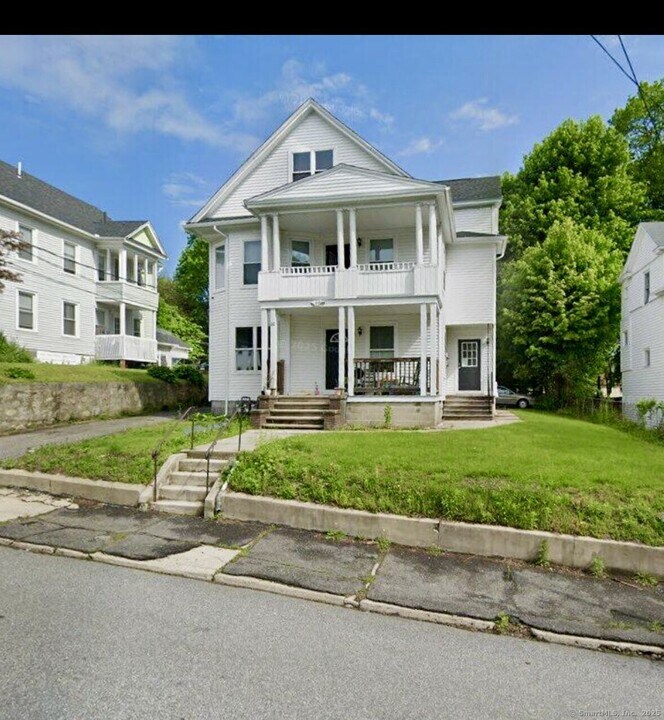 24 Roosevelt Ave in Torrington, CT - Building Photo