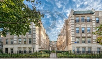 4237 N Paulina St, Unit 4229-2W in Chicago, IL - Building Photo