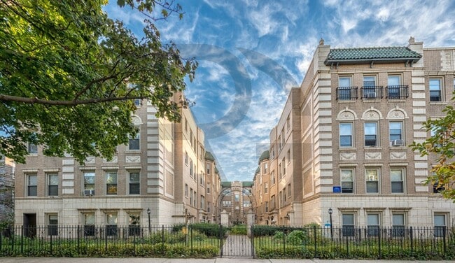 4237 N Paulina St, Unit 4225-2W