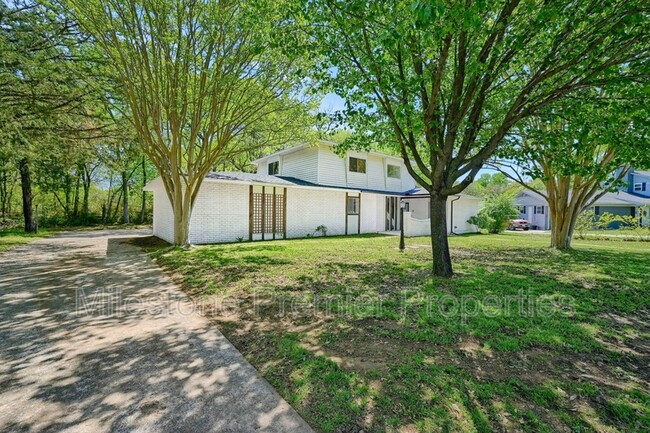2213 Ridgewood Dr in Sherman, TX - Building Photo - Building Photo