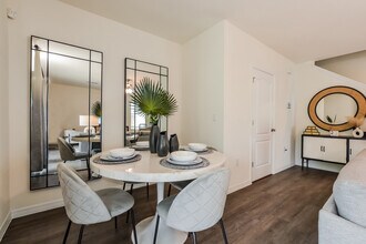 70 Calle Grande St in Ormond Beach, FL - Building Photo - Building Photo