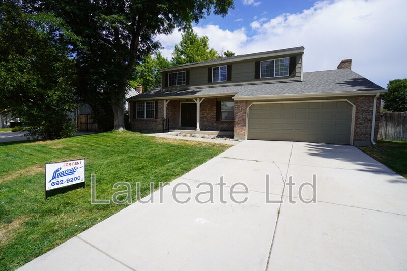 7564 S Ogden Way in Centennial, CO - Building Photo