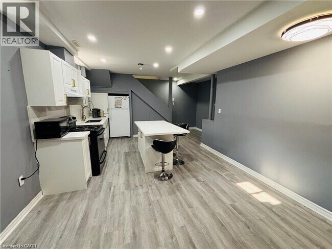 118 Jacobson Ave in St Catharines, ON - Building Photo - Building Photo