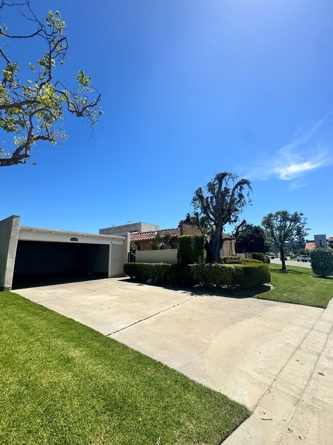 property at 17740 La Rosa Ln