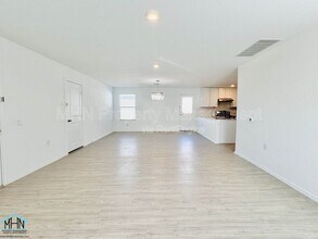 10154 Asta Trl in San Antonio, TX - Building Photo - Building Photo