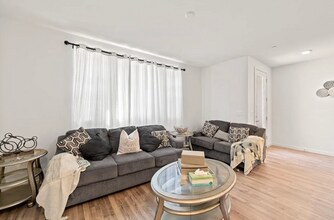 3074 Seaspray Walk in Sacramento, CA - Building Photo - Building Photo