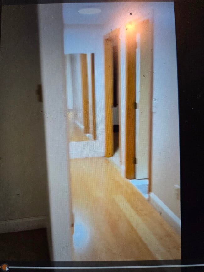 41 W Summit St in South Hadley, MA - Building Photo - Building Photo