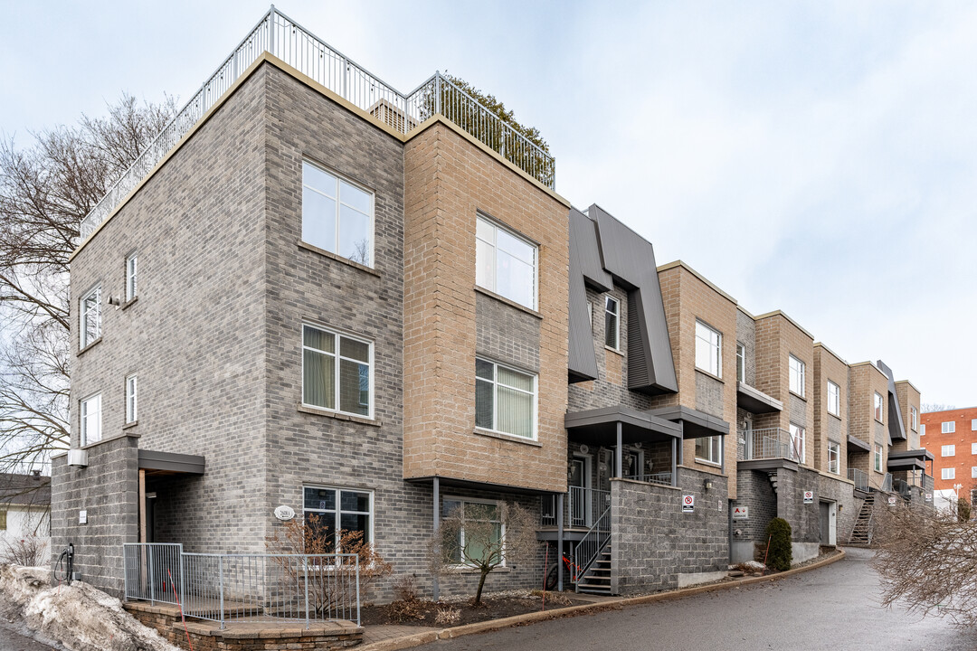 2598B Sainte-Foy Ch in Québec, QC - Building Photo