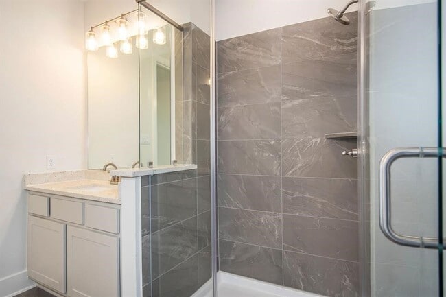 7207 Winterberry Gln Ln