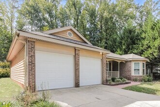 6103 Kris Ln in Charlotte, NC - Foto de edificio - Building Photo