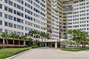3912 S Ocean Blvd in Highland Beach, FL - Building Photo