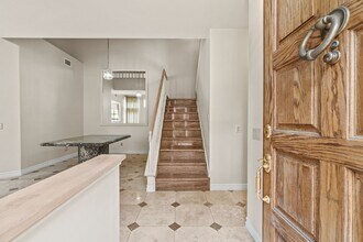 471 Lorenzo Dr in Oak Park, CA - Building Photo - Building Photo