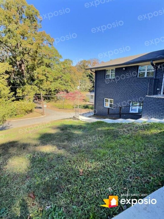 1884 Center Ave in Atlanta, GA - Building Photo