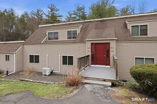 42 Library Ln in Simsbury, CT - Building Photo