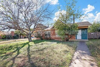 2716 Rustic Frst Rd in Fort Worth, TX - Building Photo - Building Photo