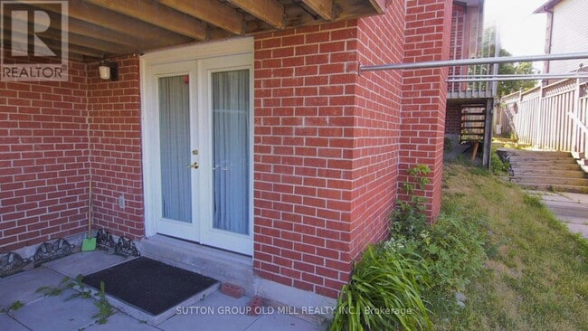 property at 16 Horseshoe Dr