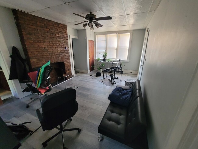 5216 5th Ave, Unit 2 in Pittsburgh, PA - Building Photo - Building Photo