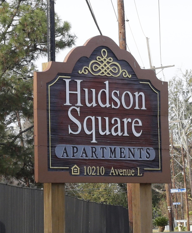 Hudson Square Apartments in Baton Rouge, LA - Building Photo - Building Photo