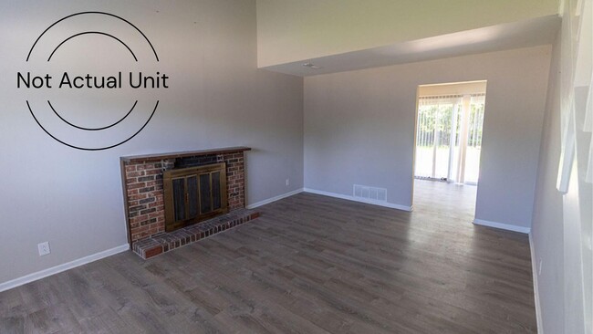 7220 N Moberly Dr in Columbia, MO - Building Photo - Building Photo