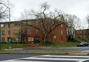 North Carolina Gardens in Washington, DC - Building Photo - Building Photo